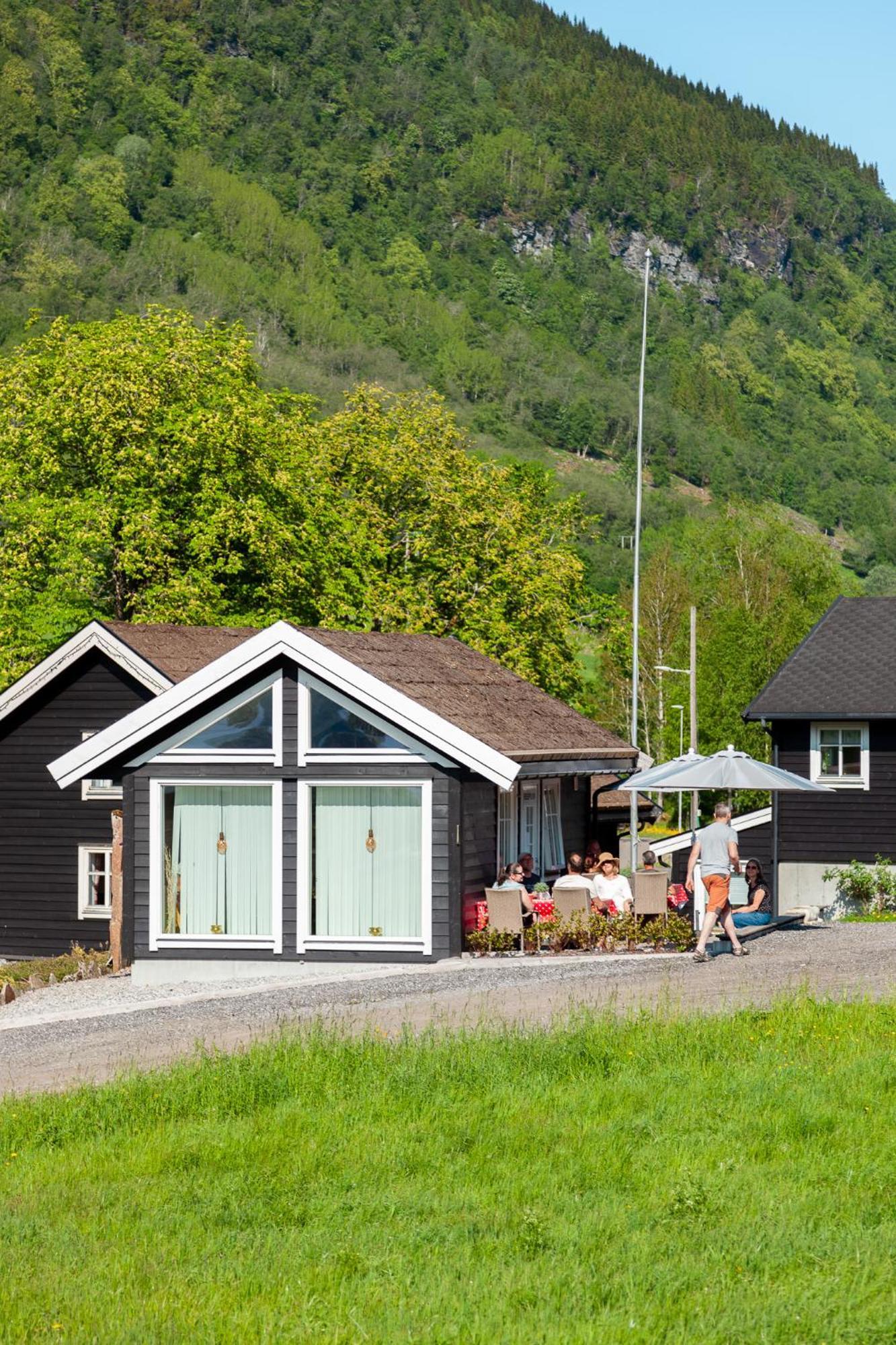 Tuftegarden Hotel Viksdalen Exterior foto